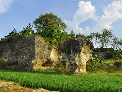 Pariwisata Provinsi Jawa Tengah Tourist Destination SENTONO CAVE