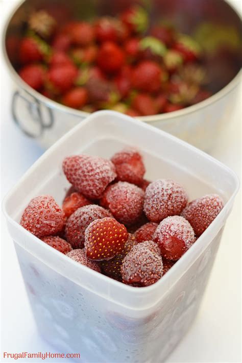 How To Freeze Strawberries 3 Ways Including 1 Lazy Way