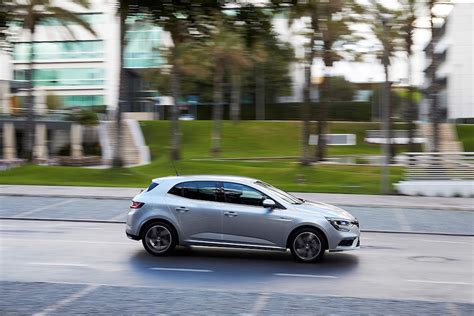 RENAULT MÉGANE DINAMISMO TECNOLOGIA E PIACERE DI GUIDA SBARCANO NEL