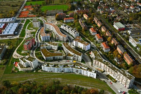 München von oben Mehrfamilienhaus Wohnanlage Gleisharfe im Ortsteil