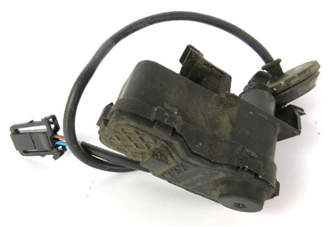 Used Genuine Vw Polo Fuel Flap Actuator Solenoid Motor Oem R