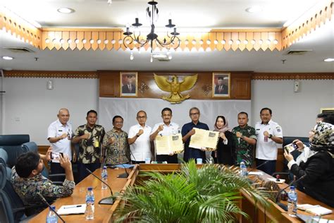 Wali Kota Teken BAST Yayasan Trisakti