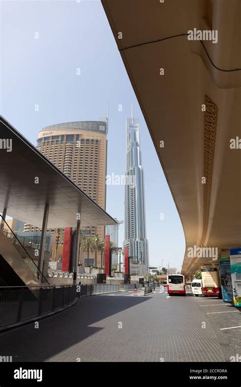 The Dubai Mall Parking Road Stock Photo Alamy