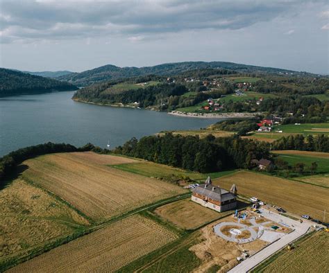 Centrum sportowe z piaszczystą plażą nad Jeziorem Mucharskim To nowa