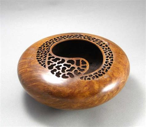 Dec711 024 AAW Photo Gallery Woodturning Art Gourd Art Hand