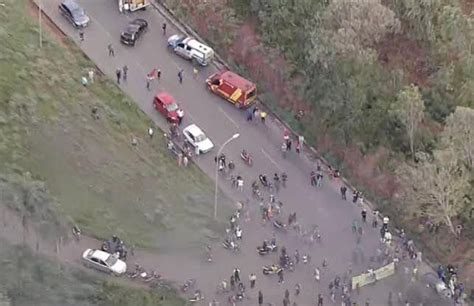 Manifestantes Bloqueiam Rodovia Contra Aumento Da Passagem No Distrito