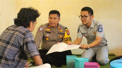 Jasa Raharja Dan Satlantas Polres Probolinggo Kota Beri Santunan Ke