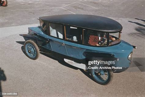 Four Cylinder Car Engine Photos And Premium High Res Pictures Getty