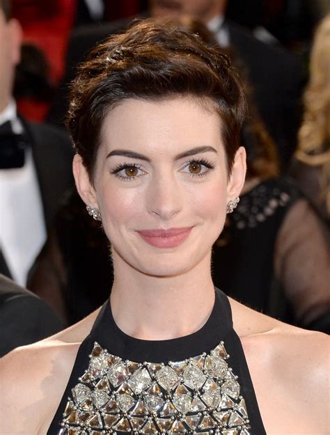 Anne Hathaway Hair and Makeup at Oscars 2014 | POPSUGAR Beauty