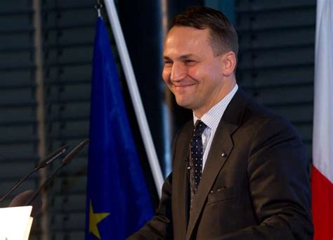 Sikorski wdzięczny Jourovej za działania wobec Polski Dziękuję pani