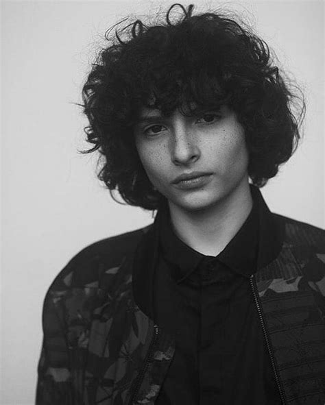 Finn Wolfhard Futuro Namorado Bagulhos Sinistros Wallpapers De Filmes