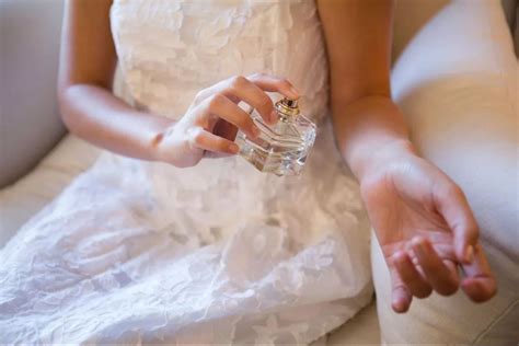 Top Jenama Minyak Wangi Wanita Popular Untuk Hantaran Mbride