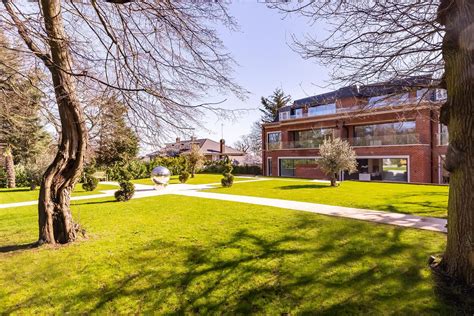 2 Bed Flat For Sale In Tamara Court Stradbroke Drive Chigwell