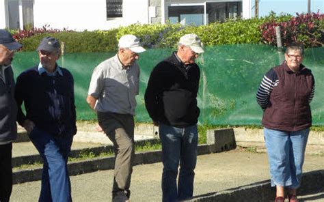 Boules Dix Huit Triplettes Au Concours De L Amicale Le T L Gramme