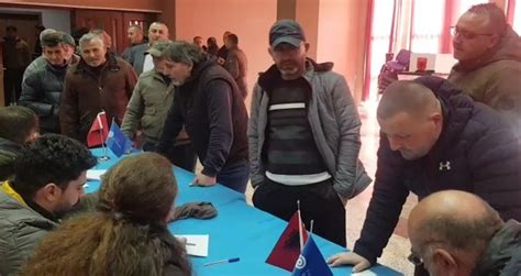 Durrës Demokratët E Berishës Votojnë Për Të Zgjedhur Kandidatin E Tyre