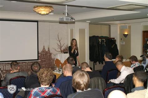 The Gorgeous Sex Guru Who Is Helping Men Meet Women 42 Pics Izispicy