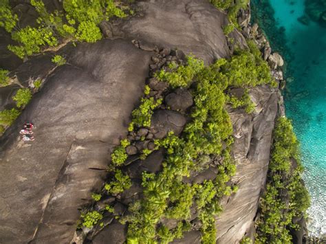 Da Mahe Passeggiata Guidata Sul Sentiero Naturale Fino Alla Spiaggia