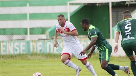 Santa Cruz Chega A Acerto Wallace Pe E Atacante Desembarca No