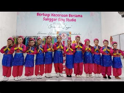 Anak Anak Sanggar Seni Tari Essy Studio Bengkulu Ikut Lomba Tari