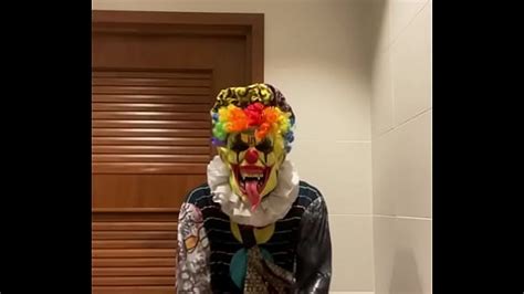 Lila Lovely Takes A Bathroom Break With Gibby The Clown Xxx Videos Porno Móviles And Películas