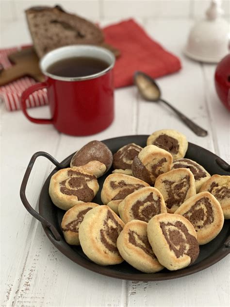 Galletas Bicolor Polin En La Cocina