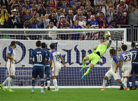 Messi se inventó un golazo histórico de falta Marca