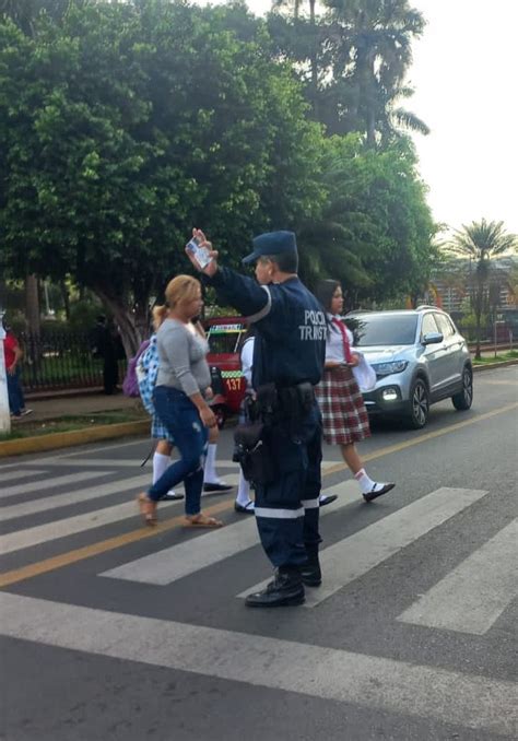 Porttada On Twitter Nacionales Agentes Policiales Se Mantienen En