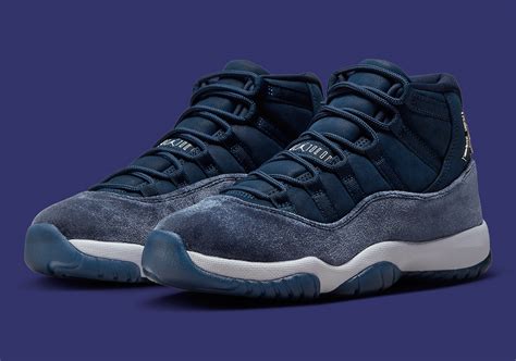 Women S Air Jordan Midnight Navy Ar Sneakernews