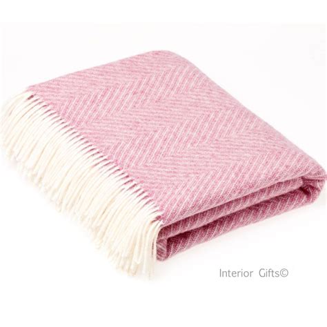 Bronte Light Pink Wool Throw Shetland Herringbone Variegated In Pure