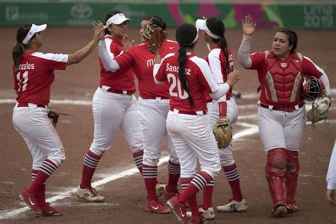 Equipo mexicano de sóftbol femenil entre los favoritos para medalla