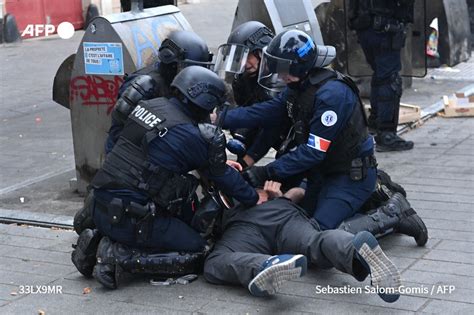 Afp News Agency On Twitter Violence And Looting Hit France In A