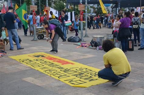 Veja as imagens das manifestações pela educação em todo o Brasil