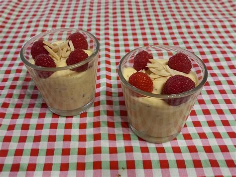 Vanillepudding Mit Himbeeren Von Mreinart Chefkoch