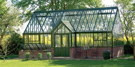 Why choose an aluminium Greenhouse? - Hartley Botanic