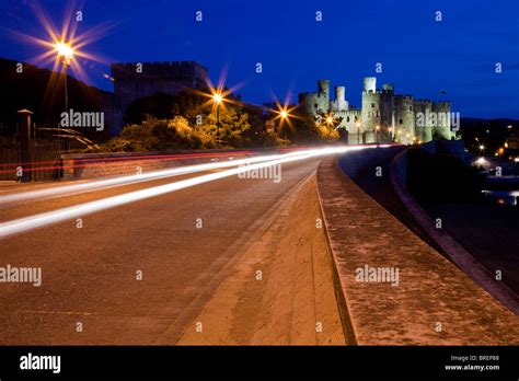 Conwy castle night north wales hi-res stock photography and images - Alamy