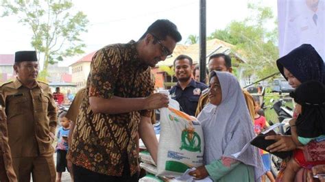 Pj Bupati Aceh Singkil Salurkan Beras Cadangan Pangan Pemerintah