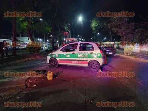 Taxi Choca Contra Camell N Y Termina Volcado En Xalapa Galer A