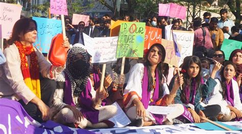 I Was Afraid Of Going To The Aurat March This Year My Teen Daughters