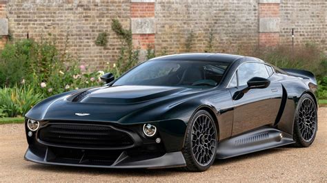 Aston Martin Celebra O Seu Anivers Rio O Valour