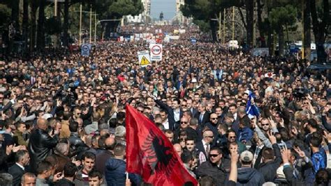 Protesta Opozita e Bashkuar katër orë në Bulevard për largimin e