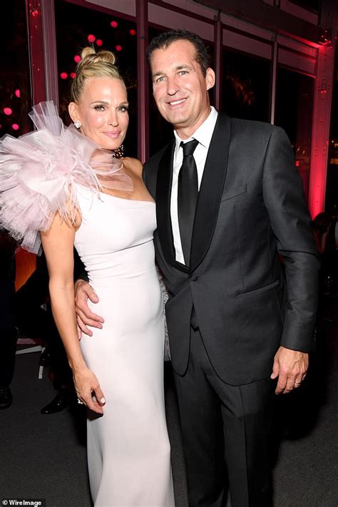 Molly Sims Highlights Her Slender Physique In Nude Fishtail Gown At