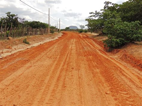 Prefeitura de Milton Brandão recupera estrada vicinal 180graus O