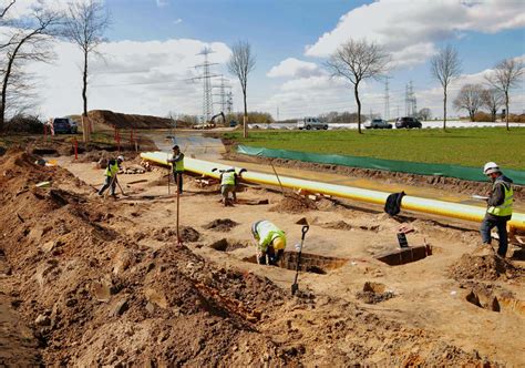 Arch Ologen Entdecken Mittelalterlichen Hof Bei Pipeline Bau