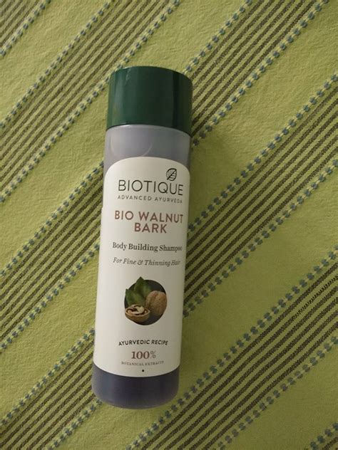 Biotique Walnut Bark Shampoo Review | Dainty Angel