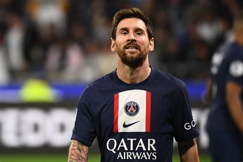 Lionel Messi Overtakes Cristiano Ronaldo Non Penalty Goal Record After Scoring Paris Saint