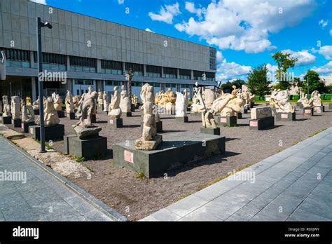 Graveyard To Fallen Monuments Moscow Hi Res Stock Photography And