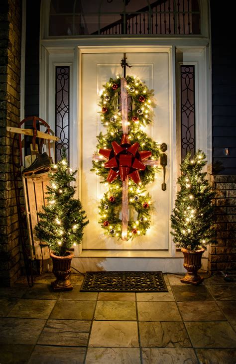 Ideas To Decorate Sliding Glass Door For Christmas