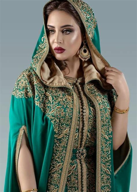 Pin By Enticing On Abaya Kaftan Life Moroccan Fashion Morrocan