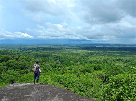 Travel off the beaten track: Stuck in the middle, Mitú