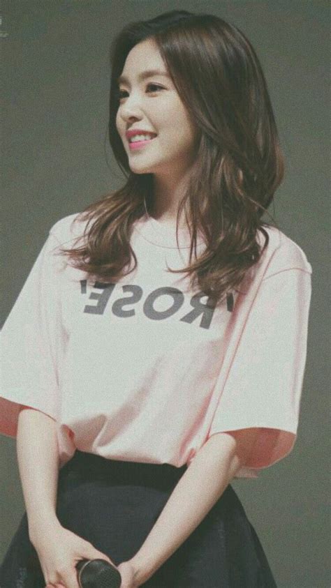 pin oleh oezge stoessel  irene perempuan wanita wanita cantik